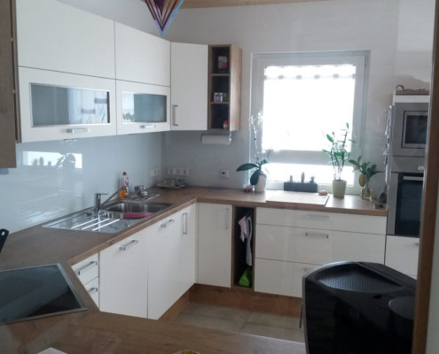 Einfamilienhaus mit Carport und Geräteschuppen in Weiltingen