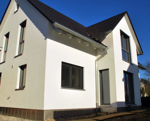 Einfamilienhaus mit Carport und Geräteschuppen in Bad Friedrichshall