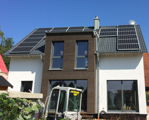 Einfamilienhaus mit Keller und Carport in Uttenreuth