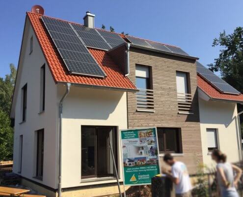 Einfamilienhaus mit Carport und Schuppen in Wendelstein