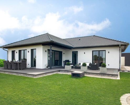 Einfamilienhaus als Bungalow mit Carport in Bad Windsheim