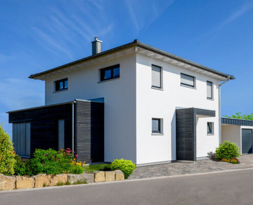 Einfamilienhaus mit Carport und Garage in Markt Erlbach