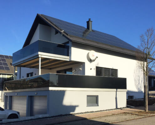 Zweifamilienhaus mit Keller und Garage in Brackenheim