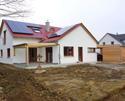 Einfamilienhaus mit Einliegerwohnung und Carport in Gerolzhofen