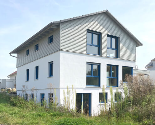 Einfamilienhaus mit Einliegerwohnung Garage und Carport in Obersulm