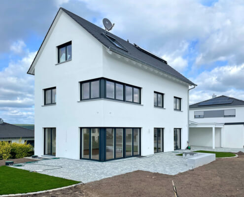 Einfamilienhaus mit Carport und Schuppen in Wilhermsdorf