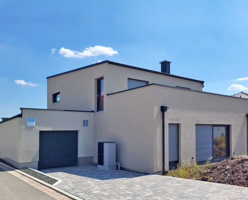 Zweifamilienhaus mit Garage in Sugenheim