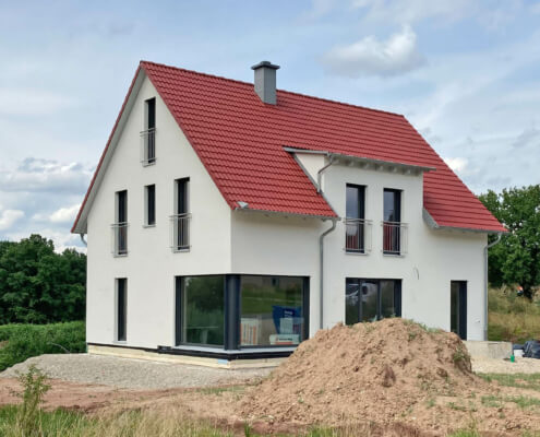 Zweifamilienhaus mit Carport und Garage in Pyrbaum