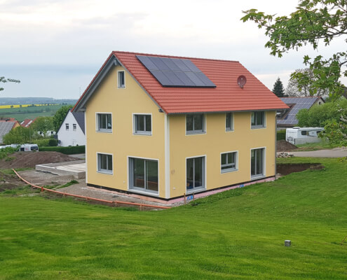 Einfamilienhaus mit Doppelgarage in Schweinsdorf – Neusitz