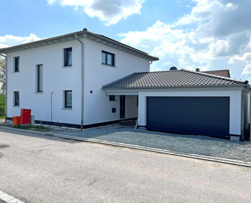 Einfamilienhaus mit Garage in Aurach-Weinberg