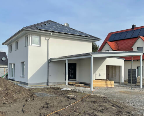 Einfamilienhaus mit Garage und Carport in Ipsheim