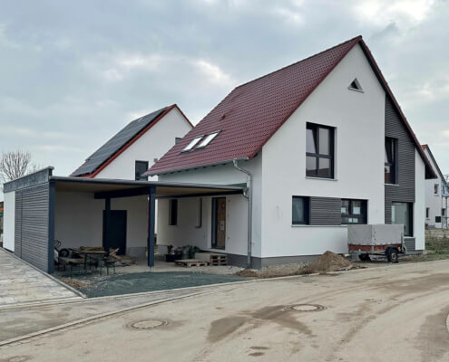 Zweifamilienhaus mit Carport in Weisendorf
