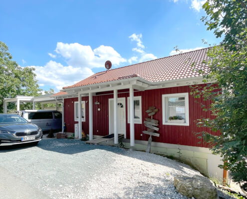 Einfamilienhaus als Schwedenhaus mit Carport in Egloffstein