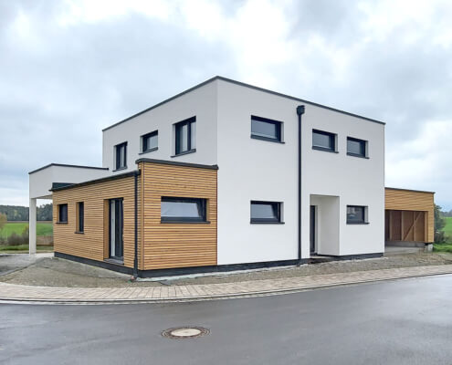Zweifamilienhaus mit Doppelgarage in Markt Erlbach – OT Eschenbach