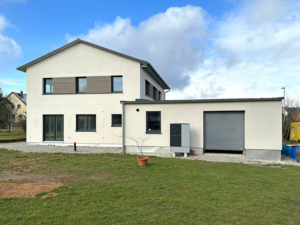 holzhausbau einfamilienhaus carport abstellraum petersaurach 12