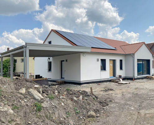 Einfamilienhaus als Bungalow mit Carport in Bad Windsheim – OT Lenkersheim