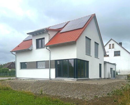 Einfamilienhaus mit Carport und Geräteschuppen in Neusitz – OT Schweinsdorf