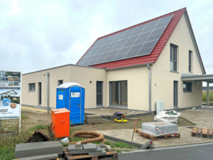 holzhausbau einfamilienhaus caport hammerbach (12)