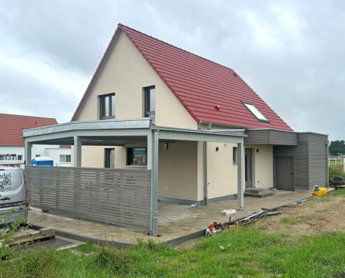 holzhausbau einfamilienhaus caport hammerbach (9)