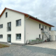 holzhausbau zweifamilienhaus einliegerwohnung garage carport pergola herrnberchtheim (11)
