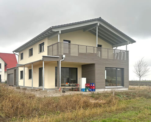 Einfamilienhaus mit Einliegerwohnung und Garage in Illesheim – OT Westheim