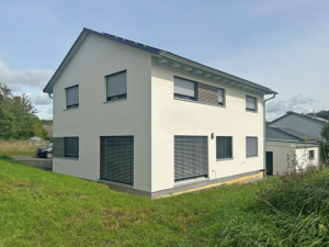 holzhausbau zweifamilienhaus carport poppenhausen (6)