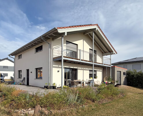 Zweifamilienhaus mit Carport in Leutershausen