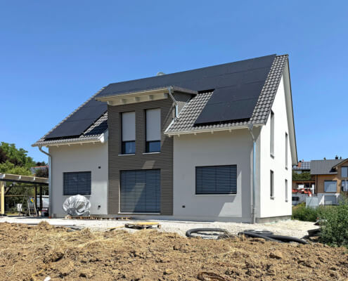 Zweifamilienhaus mit Carport und Garage in Igensdorf – OT Pettensiedel
