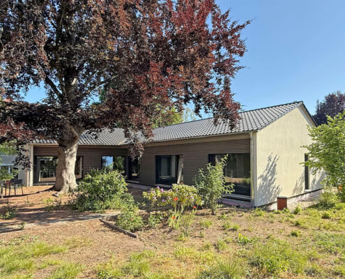 Zweifamilienhaus als Bungalow mit Carport in Nürnberg