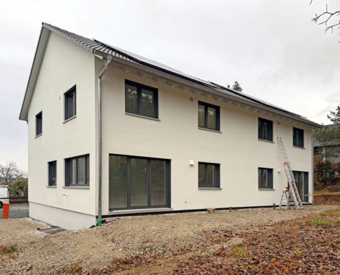 Zweifamilienhaus mit Nebengebäude in Forchheim