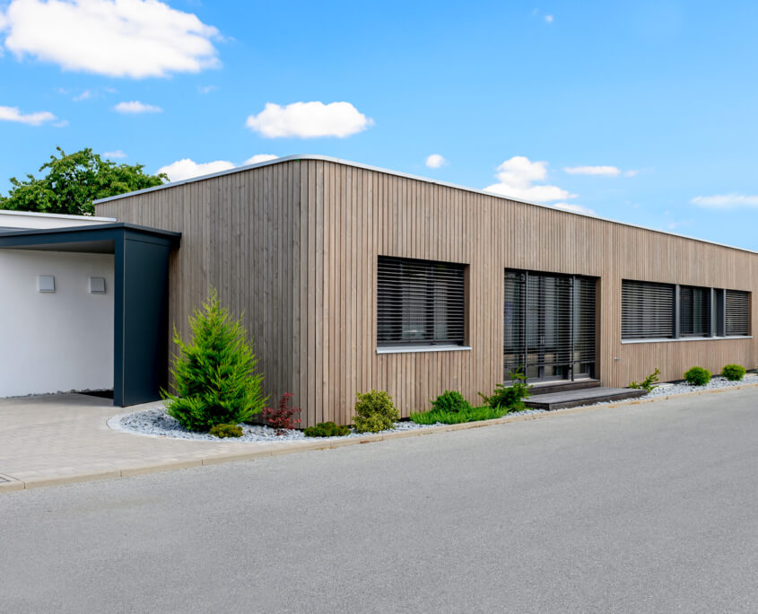 EG Holzbau aus Franken • Gewerbebau • Zahnarztpraxis