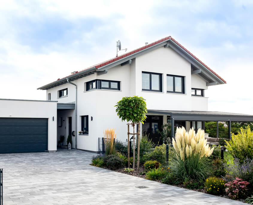 EG-Holzbau aus Franken • Einfamilienhaus • klassisch EG-Holzbau aus Franken • Einfamilienhaus • klassisch