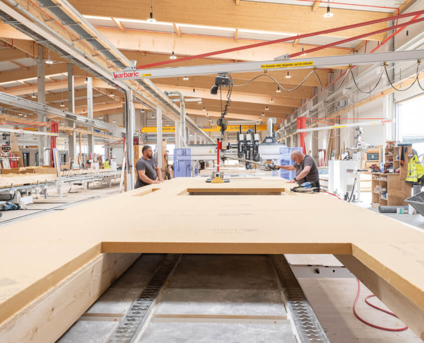 EG Holzbau Produktion in eigenem Werk 2 EG Holzbau Produktion in eigenem Werk 2