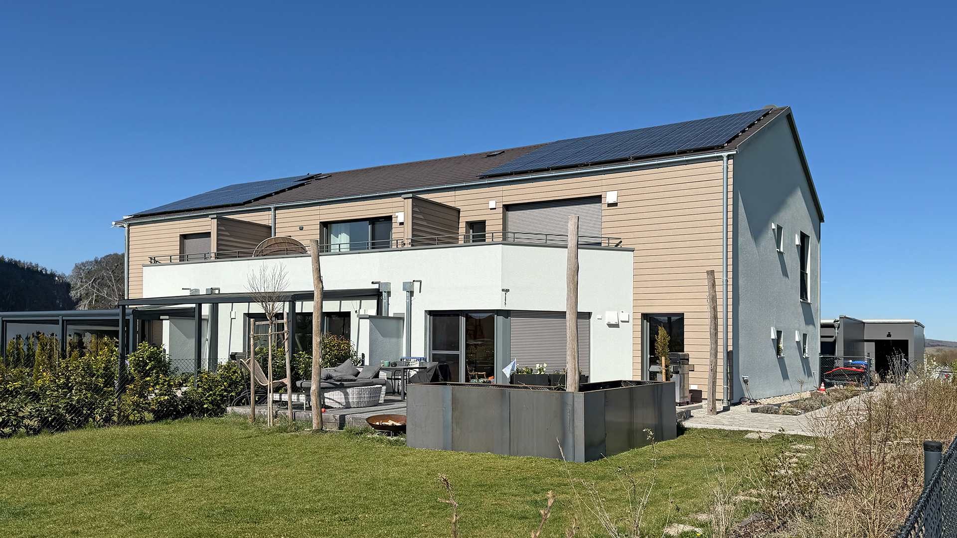EG Holzbau aus Franken • Gewerbebau • Zahnarztpraxis